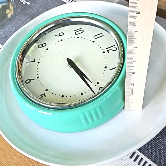 Other - Retro Green Analog Wall Clock